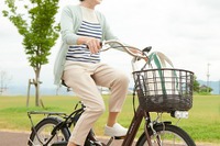 免許返納後の移動手段に、あさひがシニア向け電動アシスト自転車発売へ 画像