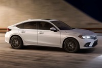 ホンダ シビック 新型、日本にない2.0リットル自然吸気エンジン設定…米国発売 画像
