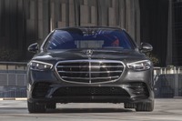 メルセデスベンツ、インテリジェント交差点制御システムをテストへ…車両と信号機が通信 画像