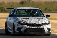 ホンダ シビック 新型に高性能な「Si」、レーシングプロトタイプの写真…米国で開発中 画像