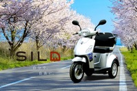自動車学校が電動ミニカー販売、安全運転の指導とセットで高齢者の移動を支援 画像