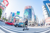 電動キックボードの安全性向上へ、東京海上とLuupが協業開始 画像