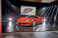 V6エンジン+電気モーターを搭載、フェラーリの新世代マシン『296GTB』を日本初公開 画像