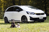 わんこにも人にも優しいHonda フィット e: HEV Modulo Xでドライブ…新作愛犬用アクセサリーもチェック 画像