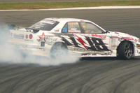 【D1 第7戦】写真蔵…各車ドリフトので競演 画像