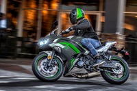 カワサキ Ninja 650/Z650、2022年モデル発売へ 新グラフィック採用 画像