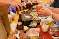 忘年会など職場での「飲み会」時代遅れ、「不要」が6割以上［新聞ウォッチ］ 画像