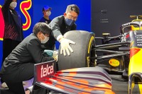 F1のピットストップ世界記録1.82秒にチャレンジ! レーシングカーで公道を走る Red Bull Race Day 12月19日 画像