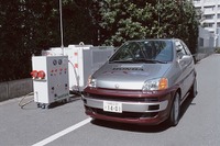 【新聞ウォッチ】ホンダ燃料電池車『FCX-V4』を公道テスト、最大の懸案は…… 画像