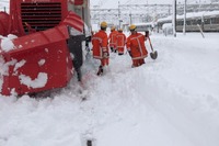 米原で大雪、琵琶湖線の野洲以東が始発から運休の可能性 12月28日の鉄道計画運休 画像