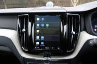 【ボルボ XC60 新型試乗】クルマにスマホがくっついちゃった…中村孝仁 画像