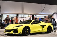 シボレー コルベット に670馬力の『Z06』新型、量産第一号車が360万ドルで落札 画像