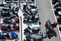 「バイク駐輪難民」におすすめ、予約制駐車場シェアサービス 画像