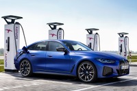 BMW、EV初の「M」を『i4』に…シカゴモーターショー2022出展へ 画像
