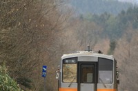 JR西日本、輸送密度2000人未満の線区見直しへ本腰…4月に経営情報を開示へ 画像