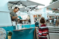 スマホで学べるキッチンカー開業支援講座、開業方法から開業者インタビューまで収録 画像