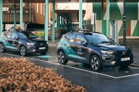 ボルボカーズ、EV向けワイヤレス充電技術をテスト…チャージ速度は急速充電器とほぼ同等 画像