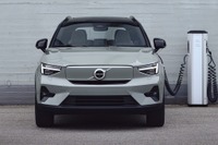ボルボ XC40 リチャージ、EV専用車『C40』と共通イメージの顔に変身［詳細写真］ 画像