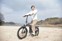 ミニベロタイプの電動アシスト自転車『HIMO C20+』…高効率モーターと6速ギア 画像