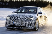 アウディの電動SUVクーペに「S」、改良新型のプロトタイプ…写真公開<速報> 画像