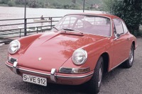 ポルシェ 912 の元パトカーを所有する元警察官…白黒塗装はそのまま、ナンバー付き 画像