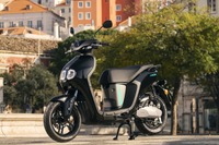 バッテリー着脱できるヤマハの電動スクーター『NEO'S』、欧州発売へ…航続距離は約37km 画像