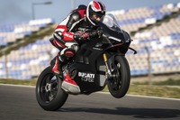 ドゥカティのスーパースポーツバイクの頂点、『パニガーレV4』に「SP2」…欧州発表<速報> 画像