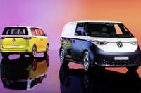 【VW ID.Buzz】乗用ミニバンと商用バンの2種類…欧州仕様［詳細写真］ 画像