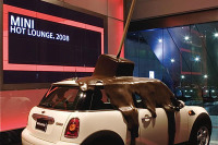 【クリスマス】都心に甘ーい MINI 登場 画像