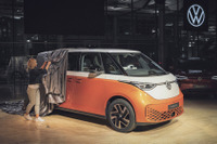 【VW ID.Buzz】ツートンカラー内外装4種類を選択可能 画像