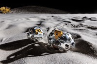 月面を走る！ 変形超小型ロボ『SORA-Q』…タカラトミー、JAXAなど共同開発 画像