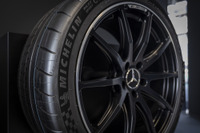 【ミシュラン パイロットスポーツ5】タイヤのデザイナーに聞いた「より黒く見える新技術」とは 画像