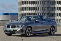 BMW 3シリーズ のEV、航続は526km…5月中国発売へ 画像