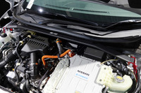 ブリッツから日産 キックス 用フロントストラットタワーバー…見た目も 画像