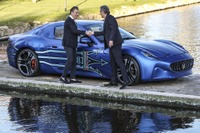 マセラティグラントゥーリズモ 次期型はEV、プロトタイプの新写真 画像