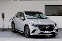 メルセデスベンツのフルサイズ電動SUV、航続は660km…『EQS SUV』発表 画像
