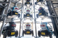 世界初、超小型EV専用タワーパーク開発…80平米で40台収容、自動充電にも対応 画像