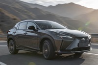 レクサス初のEV専用車『RZ』、航続は362kmの見通し…年内米国発売予定 画像