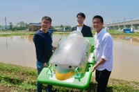 HALの学生がデザインした「アイガモロボ」初公開…水田を自律航行する抑草ロボット 画像