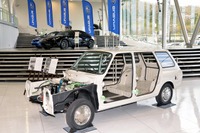 スケルトン!? の ff-1 や初代 レオーネ を展示中…スバル4WDの原点、宮城スバルで 画像