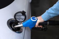 ガソリン補助金最大35円増額、レギュラー1リットル168円に抑制［新聞ウォッチ］ 画像