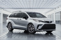 トヨタのハイブリッド大型ミニバン、25周年記念車を米国発表 画像
