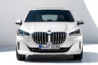 BMW 2シリーズ のMPV、48VマイルドHV+ディーゼル4WDの新グレード…今夏欧州設定へ 画像