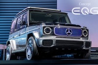 メルセデスベンツ Gクラス のEV、「Gターン」を決める…『EQG』のプロトタイプ 画像