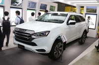 日本にはないはず、いすゞ MU-X が横浜に…人とくるまのテクノロジー2022 画像