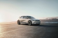 クロスオーバーEV『IONIQ5』発表 後輪駆動のEV専用プラットフォームを採用 画像
