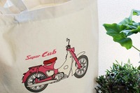 スーパーカブのイラスト入り、トート&サコッシュバッグ発売 画像