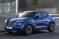 日産 ジューク にハイブリッド、市街地燃費は40%向上…今夏欧州発売へ 画像