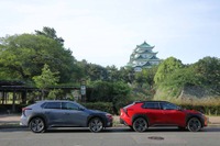 【トヨタ bZ4X & スバル ソルテラ 新型試乗】運動性のソルテラと、快適性のbZ4X…中村孝仁 画像