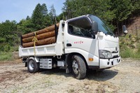 林業専用のダンプカー…奥地まで入れる工夫 アクティオが本格レンタル開始 画像